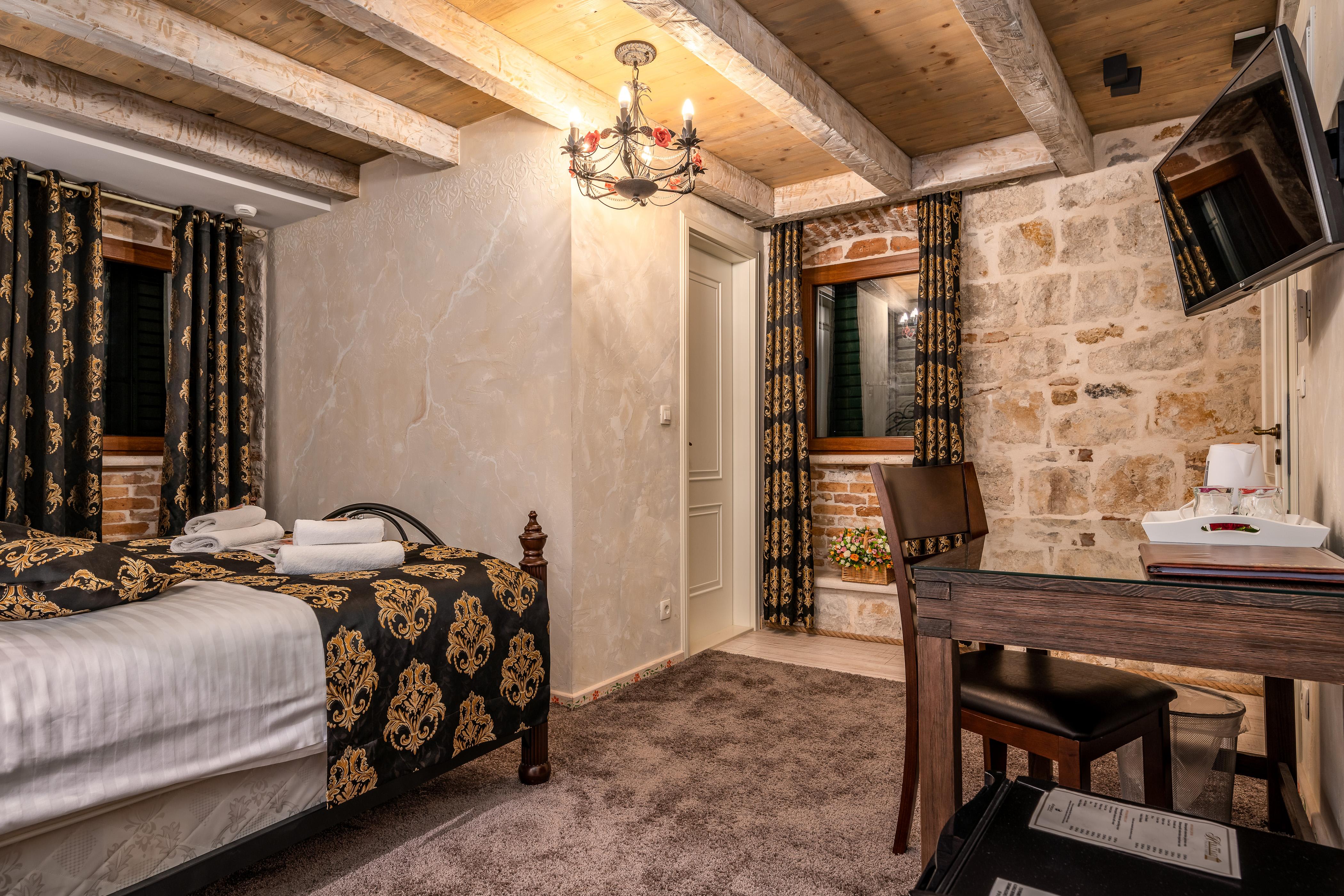 Heritage Palace Varos - Mag Quaint & Elegant Boutique Hotels Сплит Екстериор снимка
