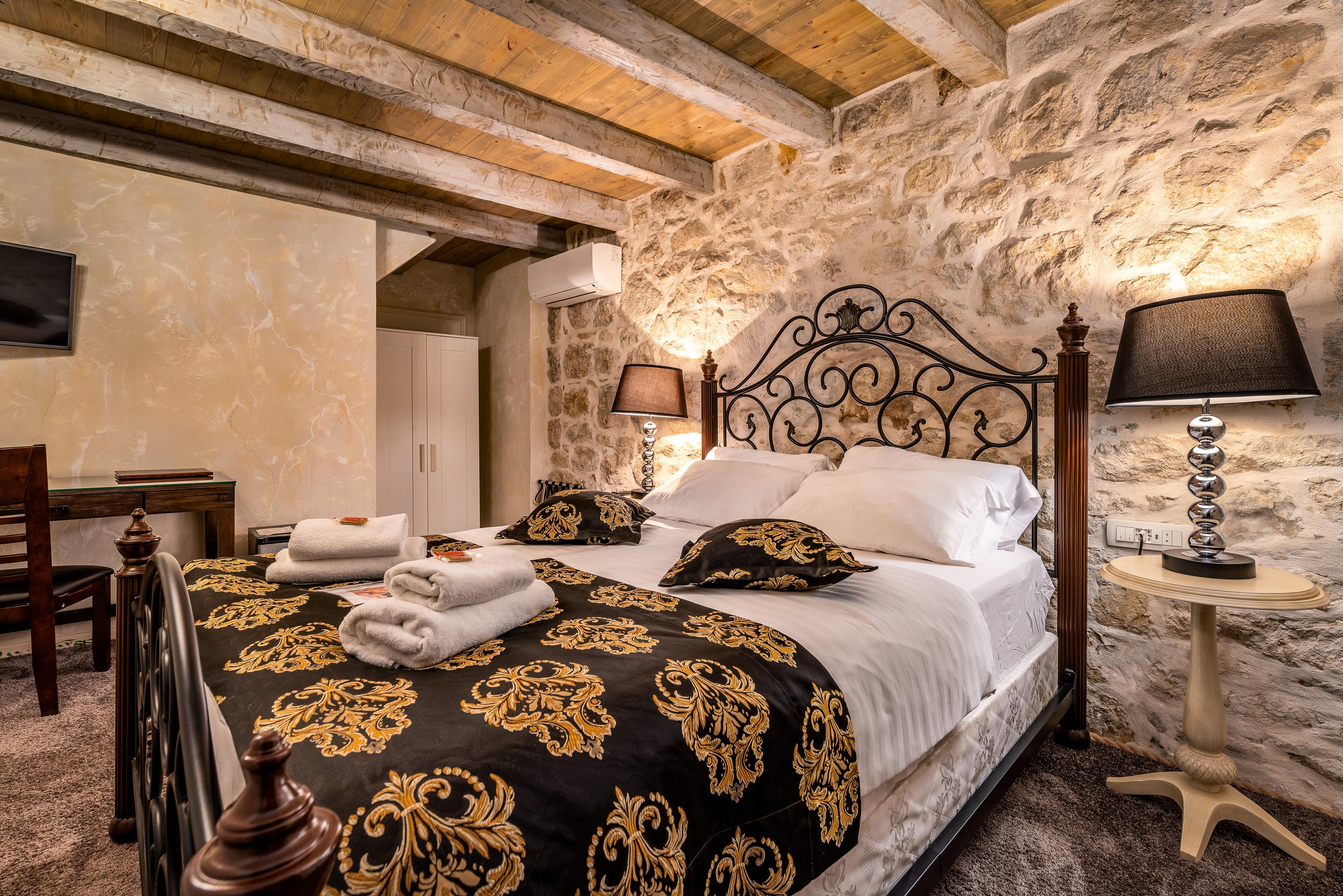 Heritage Palace Varos - Mag Quaint & Elegant Boutique Hotels Сплит Екстериор снимка